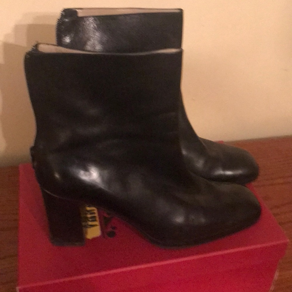 Boots - Picture 2 of 3